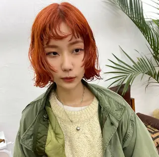 ミディアム カラー パーマ qiie/ワンカラー インナーカラーのヘアスタイル