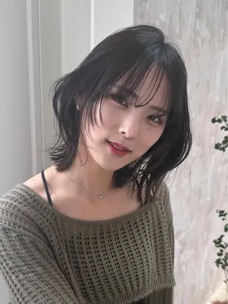 ミディアム レイヤー ／マッキーのヘアスタイル