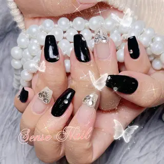 ネイル Queening 🦋のネイルデザイン