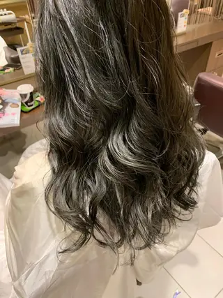 セミロング カラー 美髪形成！色素改善！ 秋田　和輝のヘアスタイル