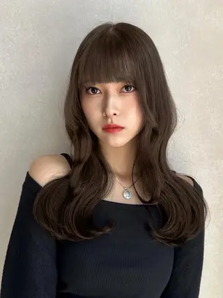 ミディアム カラー Aura所属・丸山 心 / 艶カラーのヘアスタイル