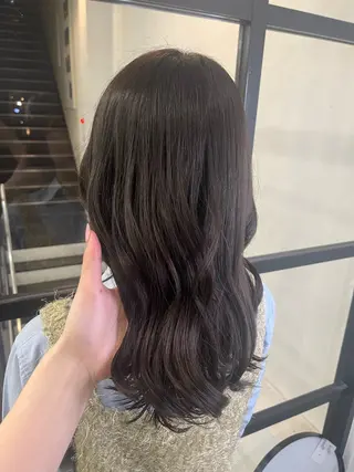 セミロング カラー MaisonHALU 梅木琉衣のヘアスタイル