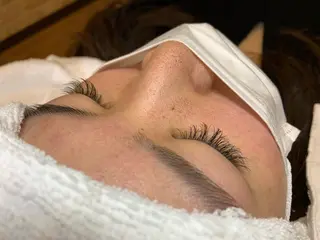 マツエク・マツパ STELLA 新長田所属・南 真理奈の眉毛・アイブロウイメージ