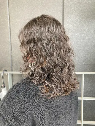 セミロング パーマ Izumi所属・ヨシアキ/パーマ/ ウルフ/ボブ/メンズのヘアスタイル