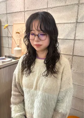 セミロング パーマ 松本 瑠菜のヘアスタイル