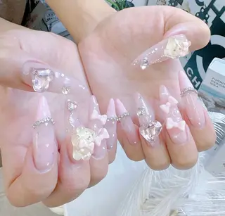 ネイル 長さ出しMORNAIL所属・長出し専門 パーツのネイルデザイン