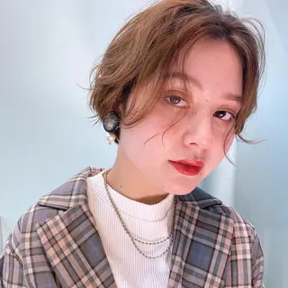 ショート カラー 岡野 静華のヘアスタイル