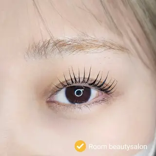 マツエク・マツパ Room beautysalon所属・Room   〔 YUI 〕のマツエク・マツパデザイン
