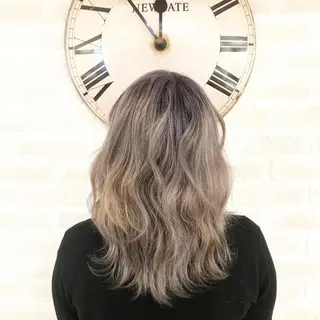 ミディアム カラー Aujua ソムリエ 勝又舞夏のヘアスタイル