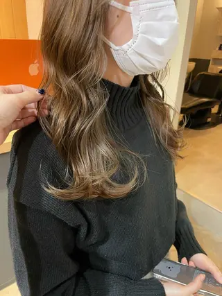 セミロング カラー akane .のヘアスタイル