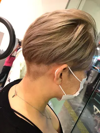 ショート カラー CoCooN satoshiのヘアスタイル