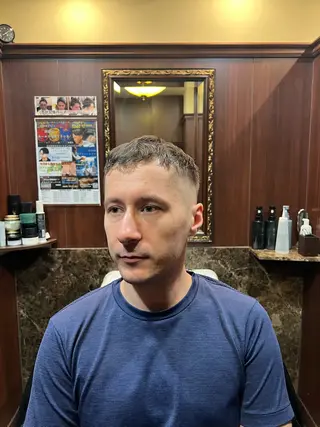 ショート ヒロ銀座バーバーショップ丸の内所属・秋山 琳太のヘアスタイル