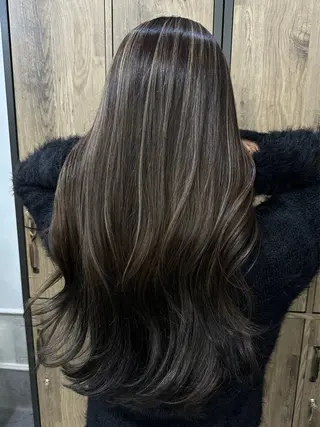 ロング 鈴木 菜々映のヘアスタイル