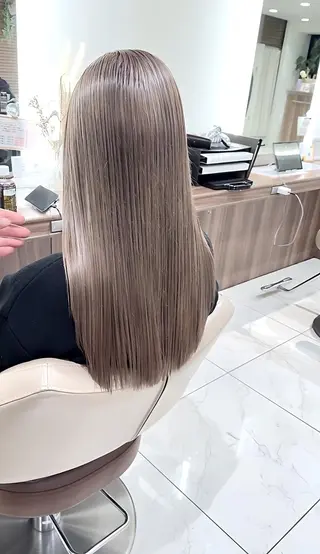 セミロング カラー 渡邊楓果／髪質改善 ブリーチ/カラーのヘアスタイル