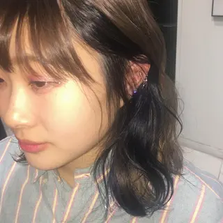 ミディアム カラー 荒木 依莉亜のヘアスタイル