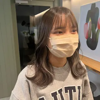 セミロング カラー 林 優花のヘアスタイル