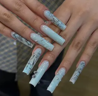 ネイル Pure&Rich Nailのネイルデザイン