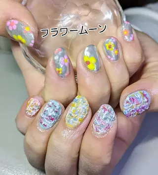 ネイル フラワー ムーンのネイルデザイン