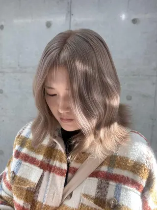 ミディアム ハイトーン×艶カラー 🤍MIZUKIのヘアスタイル