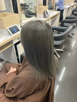 カラー 梶山 愛夢のヘアスタイル