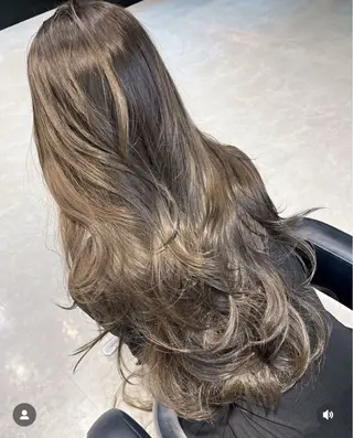 ロング 海野翔吾🇨🇳 ワンホンレイヤーのヘアスタイル