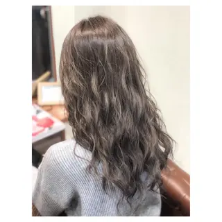 ロング カラー biscohair 髪にドラマを。のヘアスタイル