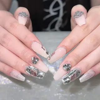 ネイル Queens 榊 まおのネイルデザイン