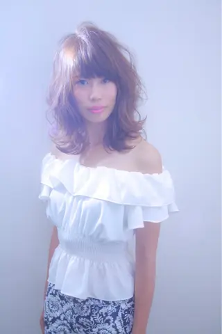 ミディアム 伊藤 裕貴のヘアスタイル
