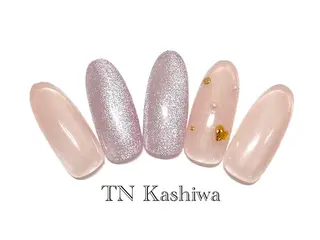 ネイル 大隅 和奈のネイルデザイン