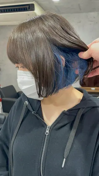 ショート カラー タカハシ ユウキのヘアスタイル