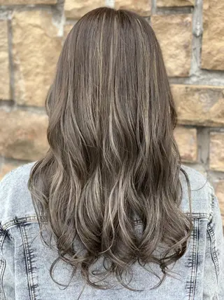 カラー 鈴木 理香のヘアスタイル