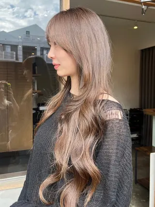ロング カラー YUI／レイヤー カット/透明感カラーのヘアスタイル