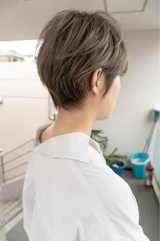 ショート カラー ショート/レイヤー なら石井知希のヘアスタイル