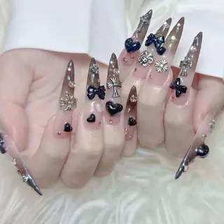 ネイル ゴテゴテ ネイルのネイルデザイン