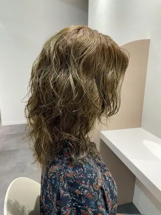 ミディアム パーマ 佐野 えり奈のヘアスタイル