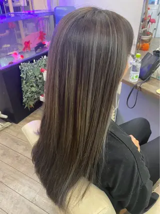 ロング カラー 鶴見 和美のヘアスタイル