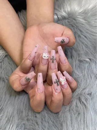 ネイル RICO NAIL所属・RICO Nail パーツつけ放題🌈のネイルデザイン