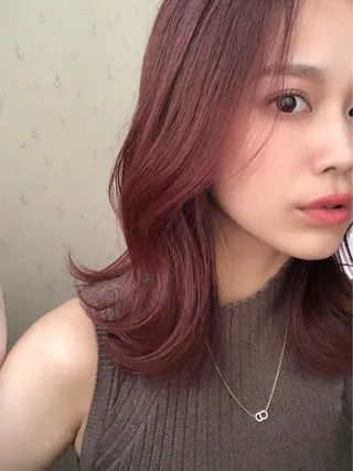 ミディアム 佐藤 永夏のヘアスタイル