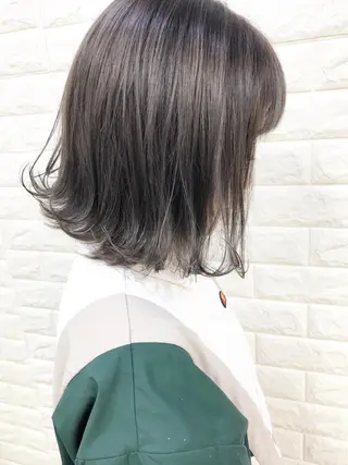 ミディアム カラー famille所属・famille ファミーユのヘアスタイル