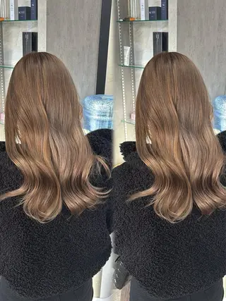 ロング 韓国ヘア/ブリーチ無 しWカラー/オリーブのヘアスタイル