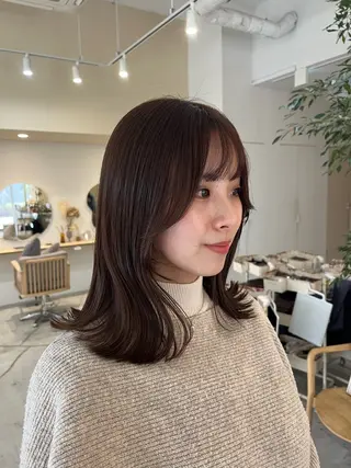 カラー 山口 愛結のヘアスタイル