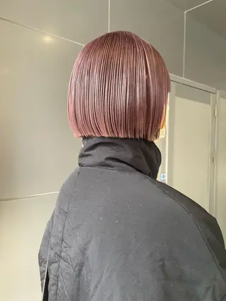 ショート カラー oma　袮次金 鈴香のヘアスタイル