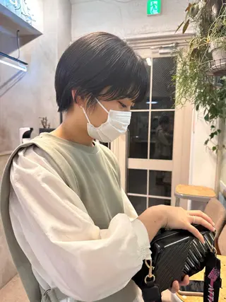 ショート REINA☁️透明感 カラー/ぷつっと♡のヘアスタイル