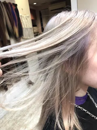 セミロング カラー 100%髪質改善特化 TRUNSのヘアスタイル