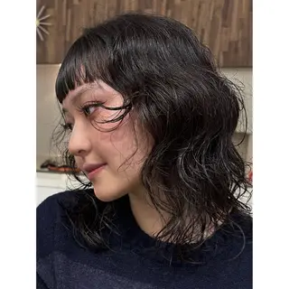 セミロング タカバヤシ アイリのヘアスタイル