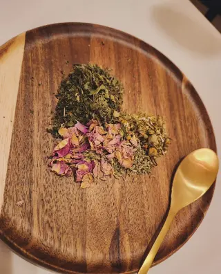 u-LALA by ROCHIE ×よもぎ蒸し所属・u-LALA  よもぎ蒸しのエステ・リラクイメージ