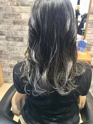 セミロング 所渉/韓国レイヤー /ウルフカットのヘアスタイル