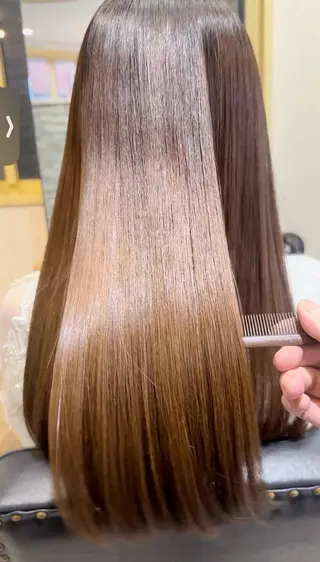 セミロング カラー ワタイショウタ 髪質改善✨眉毛サロンのヘアスタイル