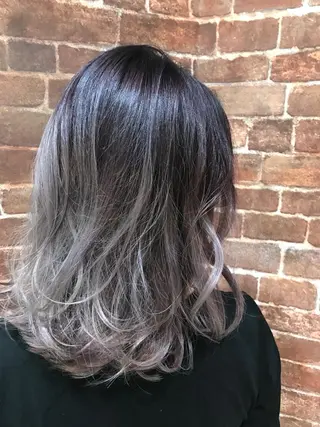 ミディアム カラー 松本 明日可のヘアスタイル