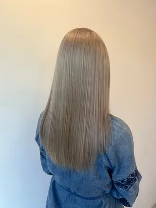 ロング カラー AIRA/ブリーチ ‪/透明感カラーのヘアスタイル